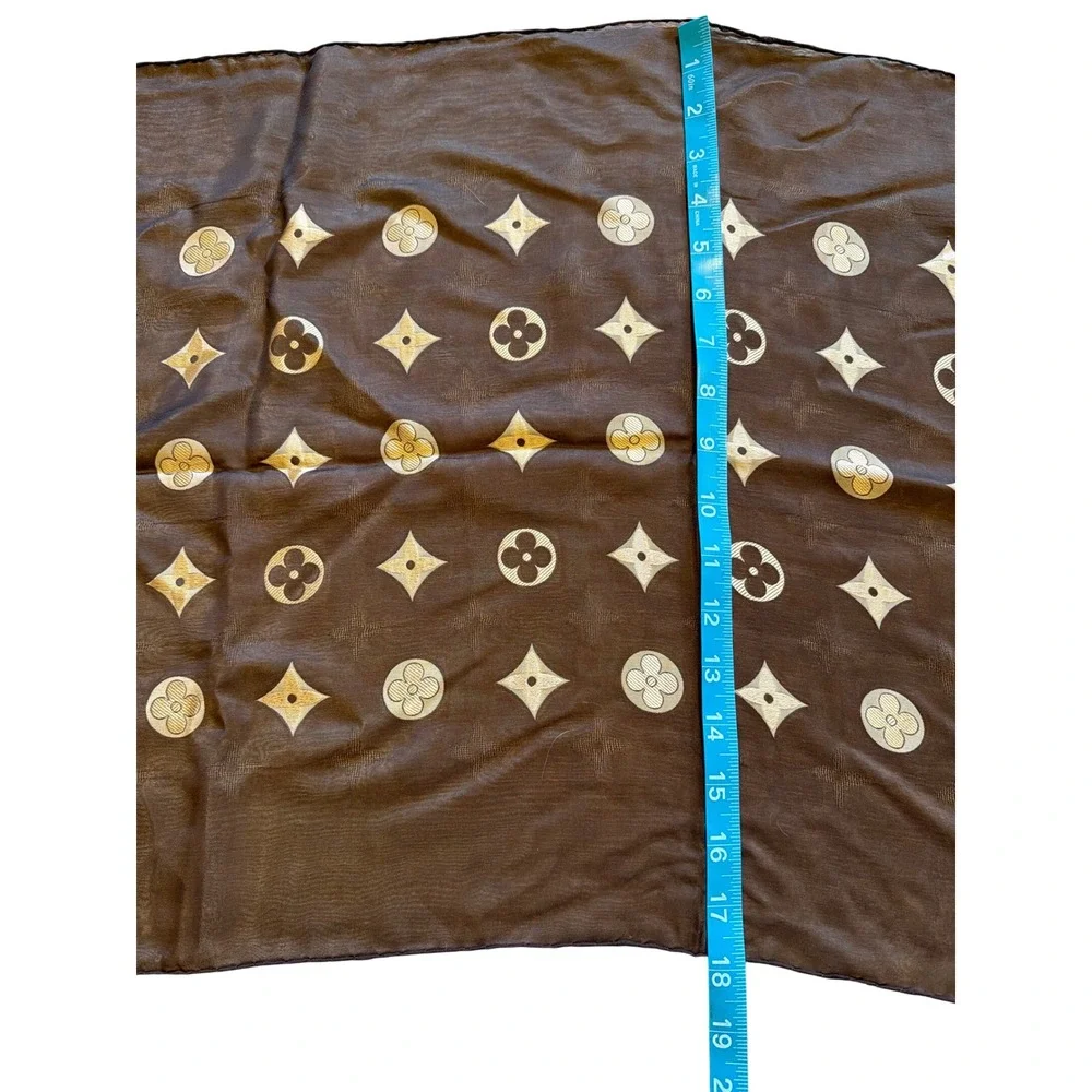 Louis Vuitton VL Silk Monogram Fleur Stole Brown Gold Reversible St Petersburg
